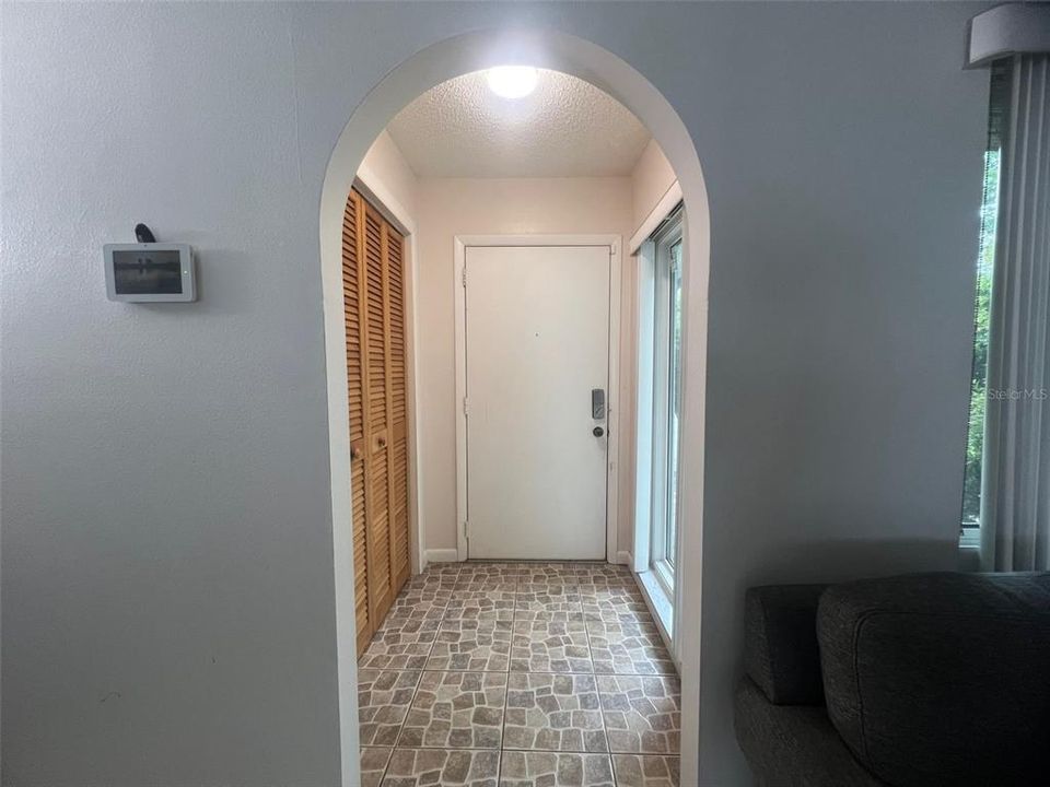 For Sale: $279,900 (3 beds, 2 baths, 1204 Square Feet)