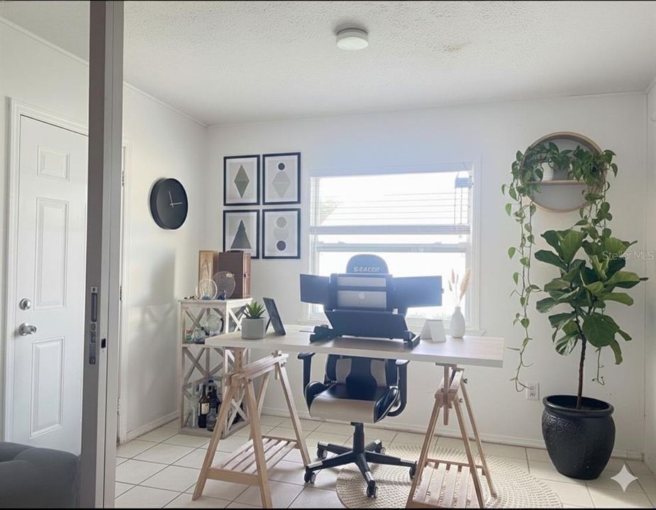 For Sale: $279,900 (3 beds, 2 baths, 1204 Square Feet)