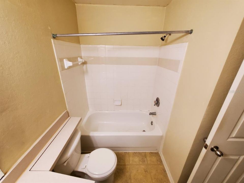 For Rent: $1,600 (3 beds, 2 baths, 1097 Square Feet)
