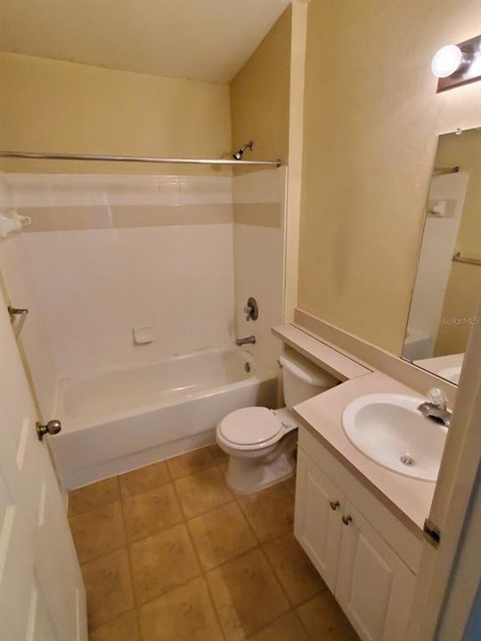 For Rent: $1,600 (3 beds, 2 baths, 1097 Square Feet)