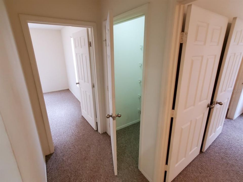 For Rent: $1,600 (3 beds, 2 baths, 1097 Square Feet)