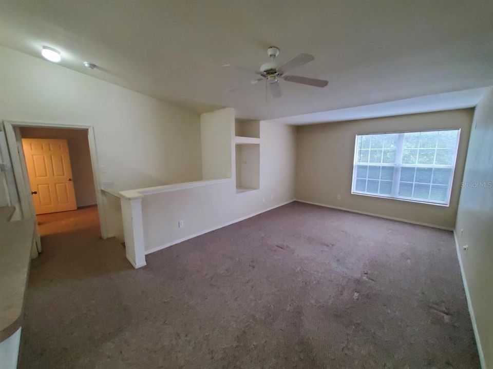 For Rent: $1,600 (3 beds, 2 baths, 1097 Square Feet)