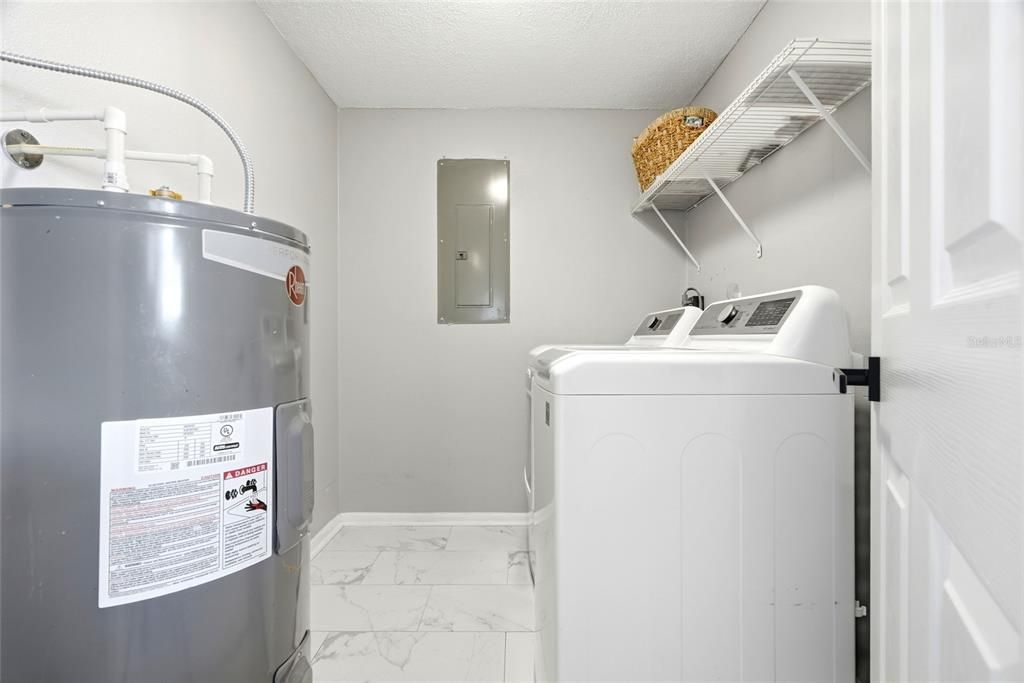 На продажу: $345,000 (3 спален, 1 ванн, 1050 Квадратных фут)