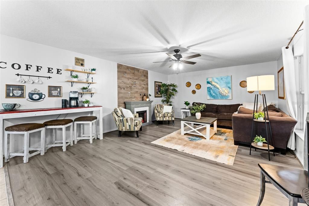 En Venta: $419,000 (5 camas, 2 baños, 3072 Pies cuadrados)