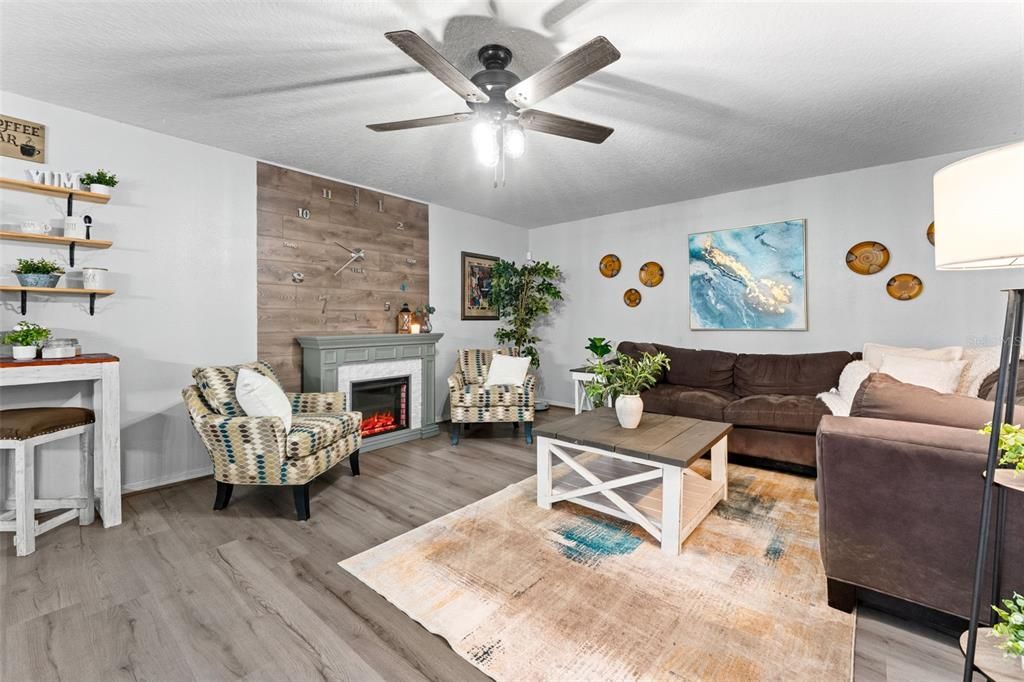 En Venta: $419,000 (5 camas, 2 baños, 3072 Pies cuadrados)