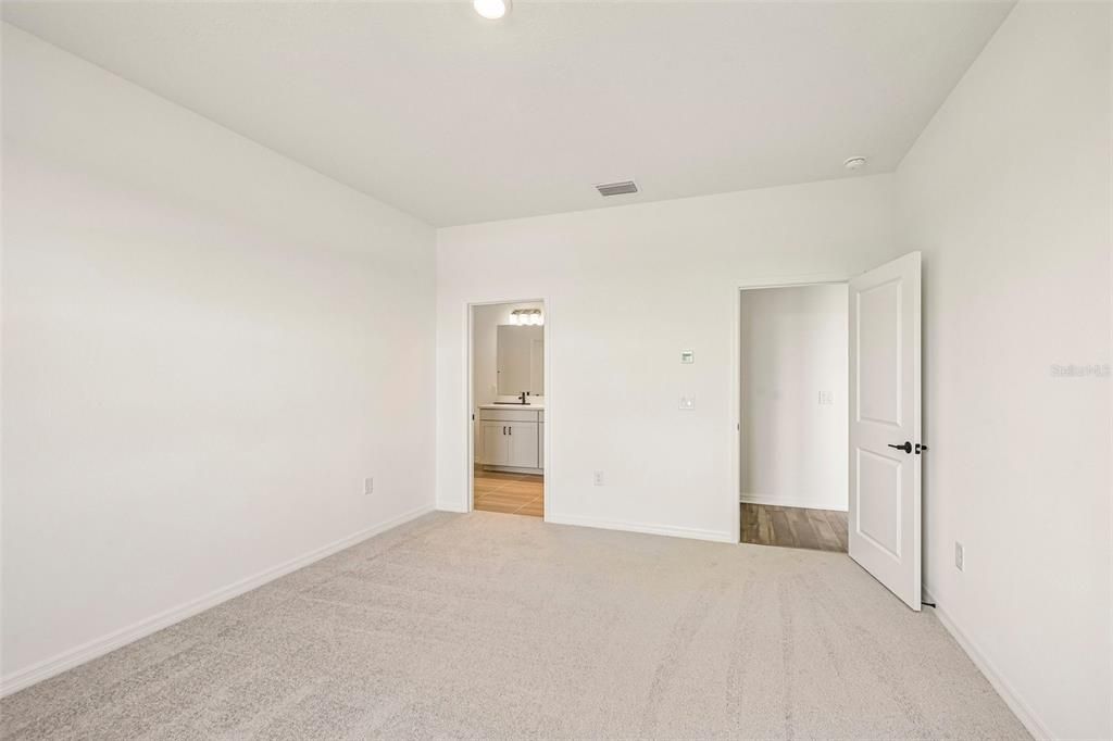 For Sale: $489,999 (4 beds, 3 baths, 2401 Square Feet)