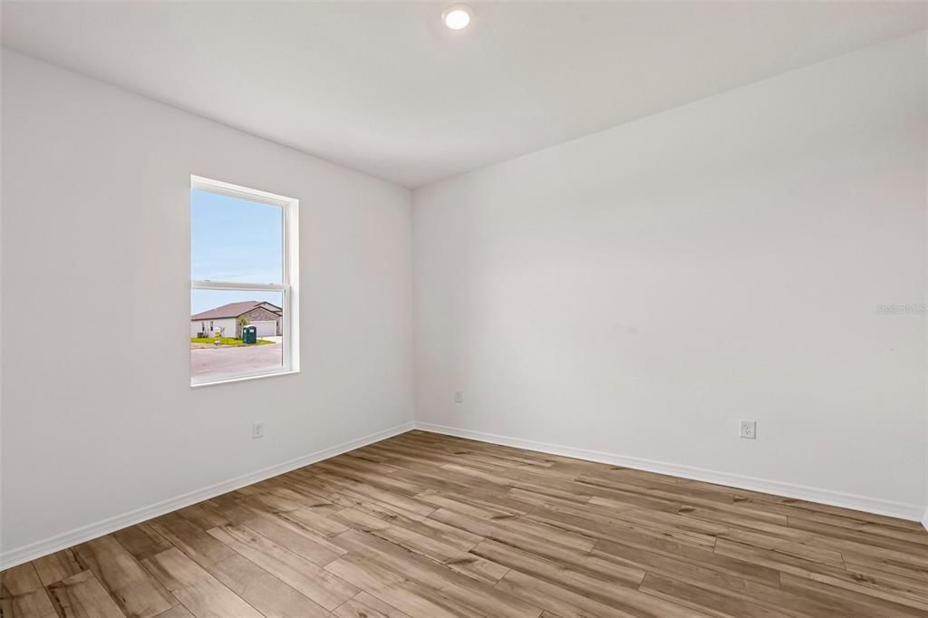 For Sale: $489,999 (4 beds, 3 baths, 2401 Square Feet)