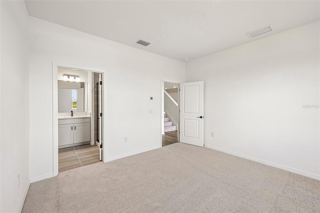 For Sale: $489,999 (4 beds, 3 baths, 2401 Square Feet)