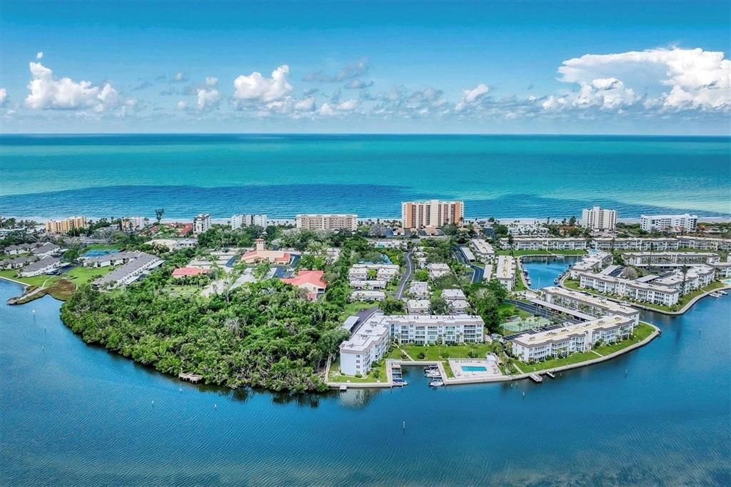 Недавно продано: $296,000 (2 спален, 2 ванн, 1278 Квадратных фут)