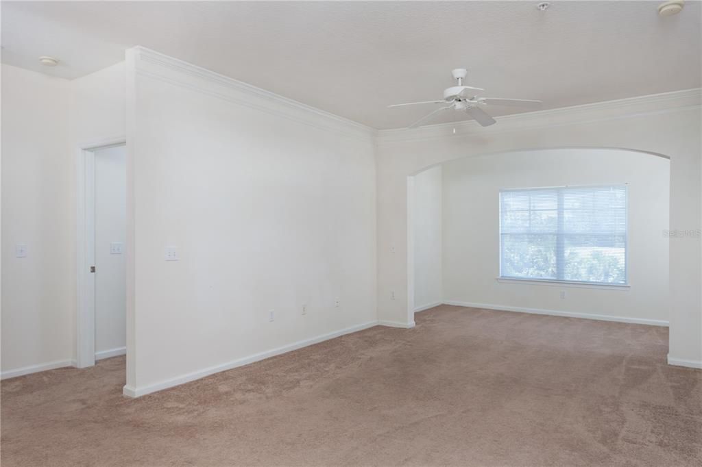 В аренду: $1,900 (2 спален, 2 ванн, 1214 Квадратных фут)
