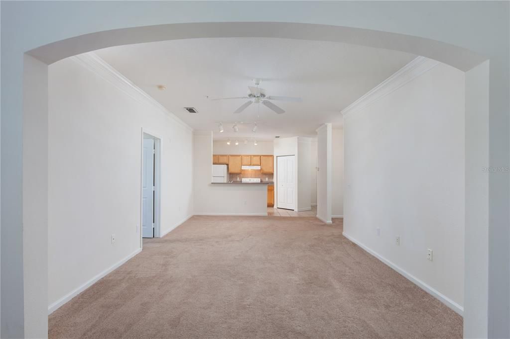 В аренду: $1,900 (2 спален, 2 ванн, 1214 Квадратных фут)