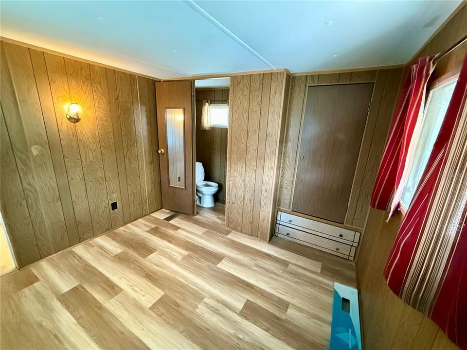 На продажу: $82,000 (2 спален, 1 ванн, 732 Квадратных фут)