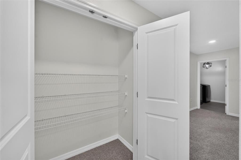 На продажу: $495,000 (5 спален, 2 ванн, 2807 Квадратных фут)