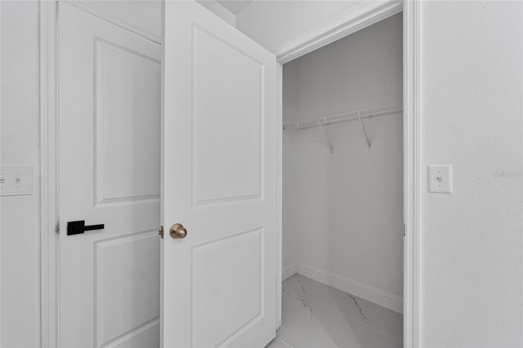 На продажу: $495,000 (5 спален, 2 ванн, 2807 Квадратных фут)
