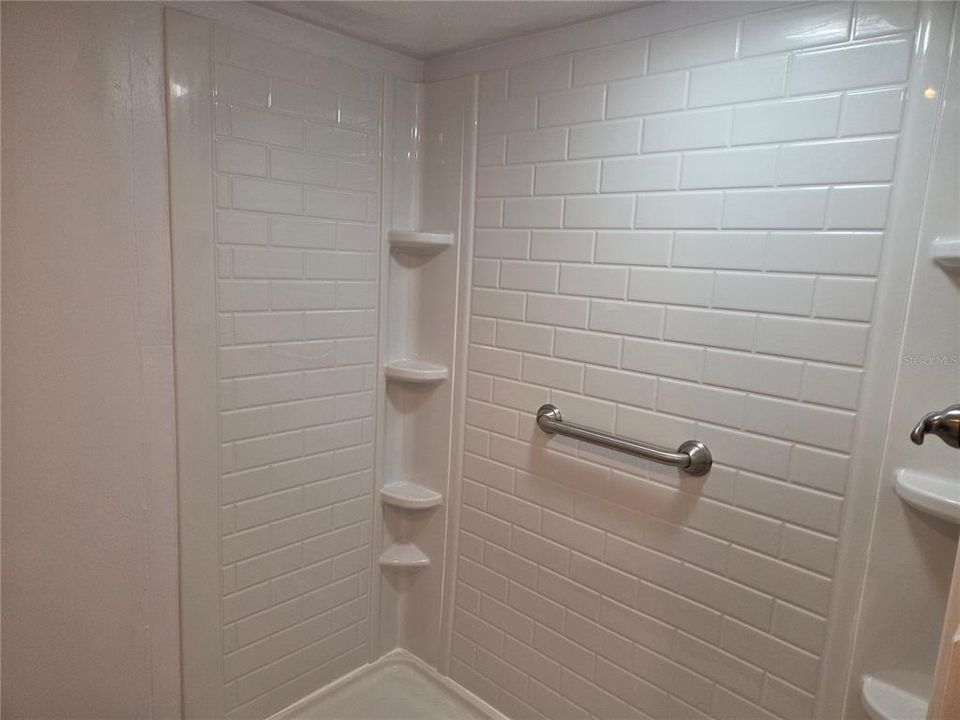 For Rent: $1,000 (2 beds, 1 baths, 480 Square Feet)
