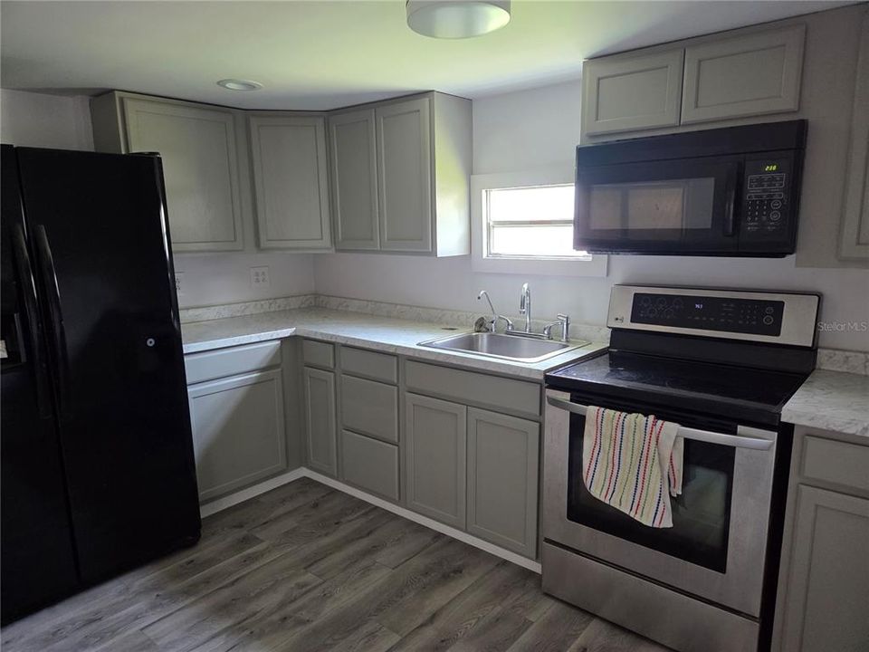 For Rent: $1,000 (2 beds, 1 baths, 480 Square Feet)