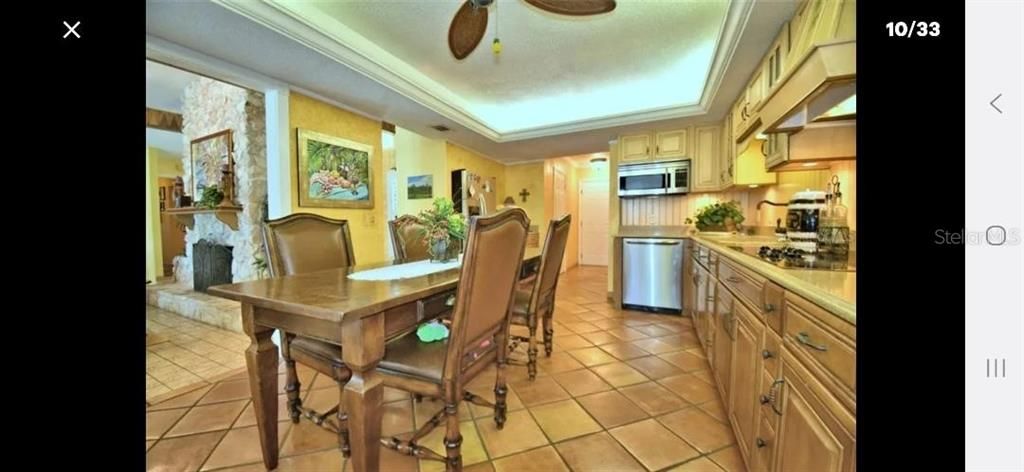 En Venta: $899,000 (3 camas, 3 baños, 2592 Pies cuadrados)