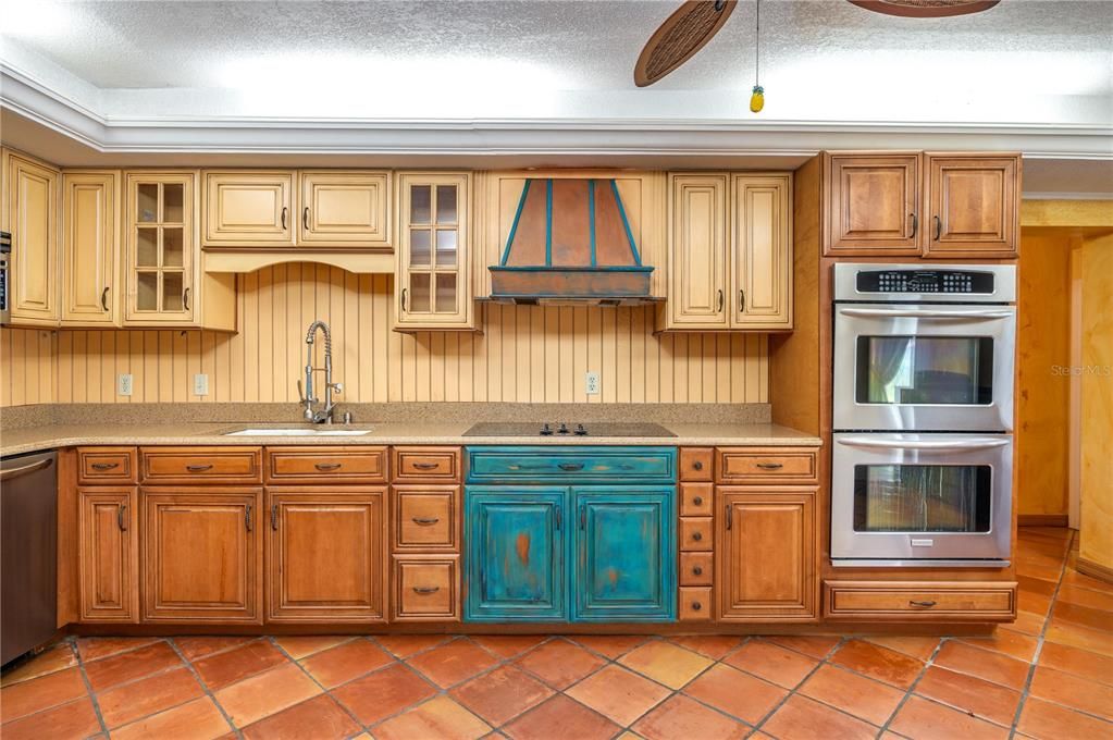 En Venta: $899,000 (3 camas, 3 baños, 2592 Pies cuadrados)