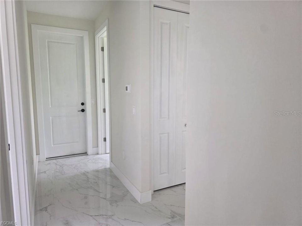 En Venta: $399,900 (4 camas, 3 baños, 2357 Pies cuadrados)