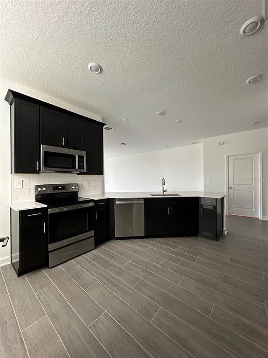 В аренду: $2,950 (4 спален, 3 ванн, 2109 Квадратных фут)