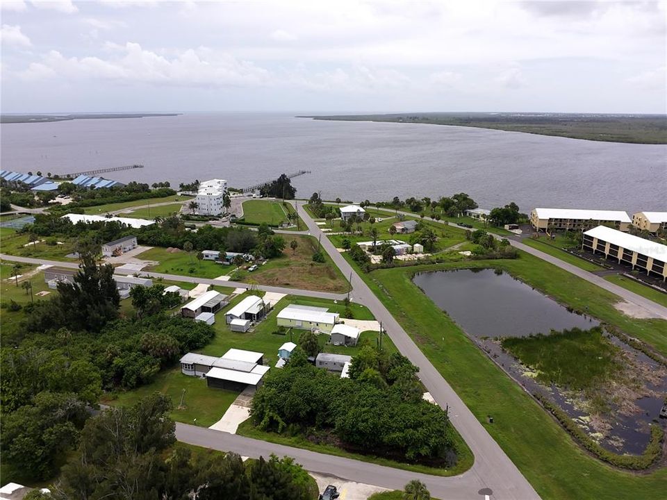 На продажу: $49,000 (0.14 acres)