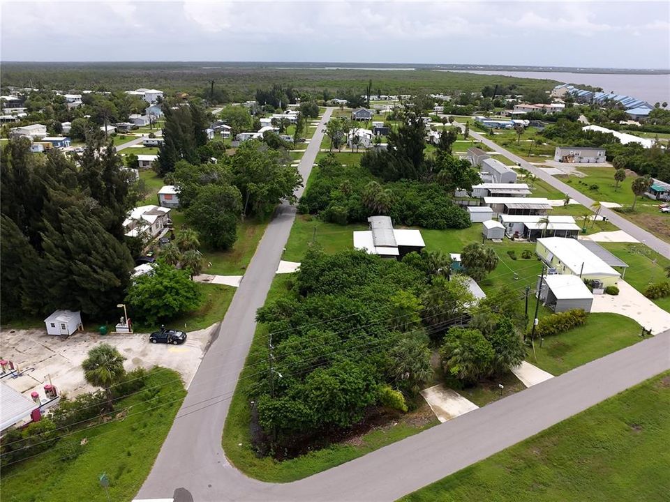 На продажу: $49,000 (0.14 acres)