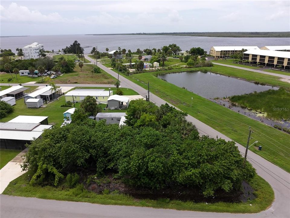 На продажу: $49,000 (0.14 acres)