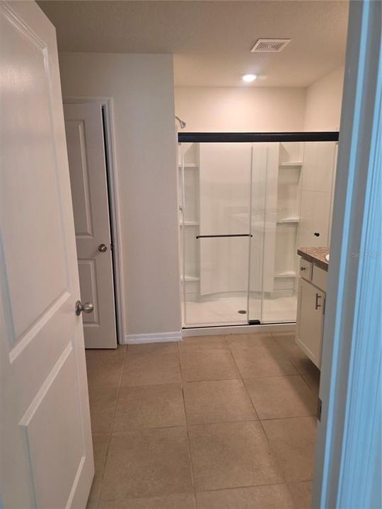 For Rent: $1,995 (4 beds, 2 baths, 1827 Square Feet)