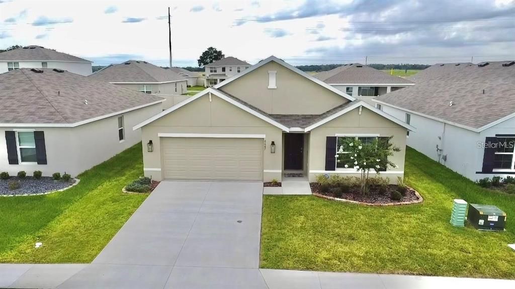 For Rent: $1,995 (4 beds, 2 baths, 1827 Square Feet)