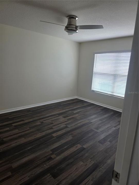 For Rent: $1,995 (4 beds, 2 baths, 1827 Square Feet)