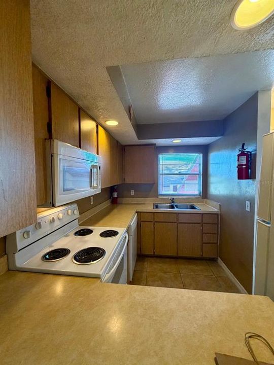 В аренду: $1,675 (2 спален, 1 ванн, 935 Квадратных фут)