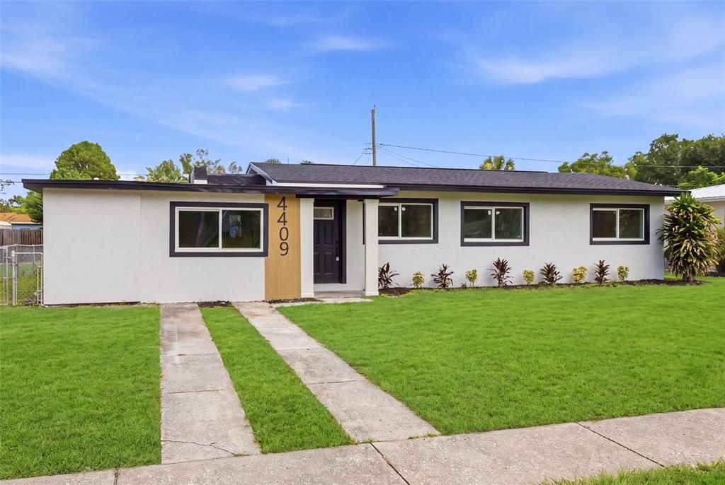 На продажу: $449,990 (4 спален, 2 ванн, 1277 Квадратных фут)
