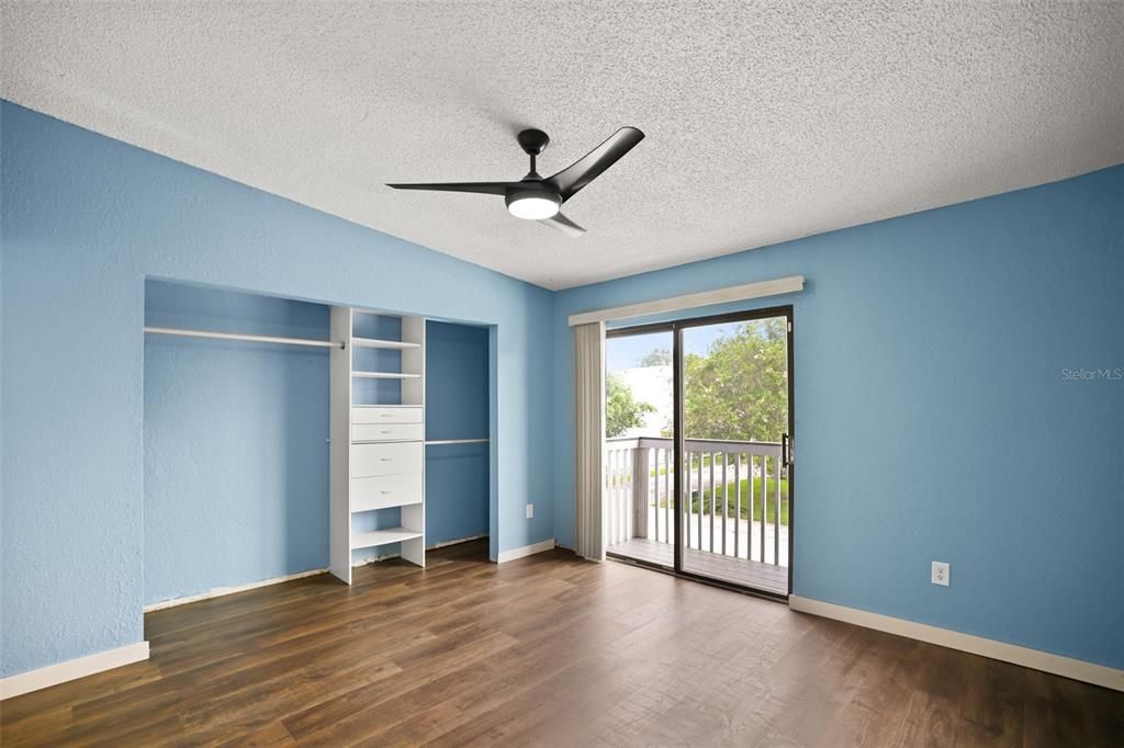 For Sale: $219,900 (2 beds, 2 baths, 1245 Square Feet)