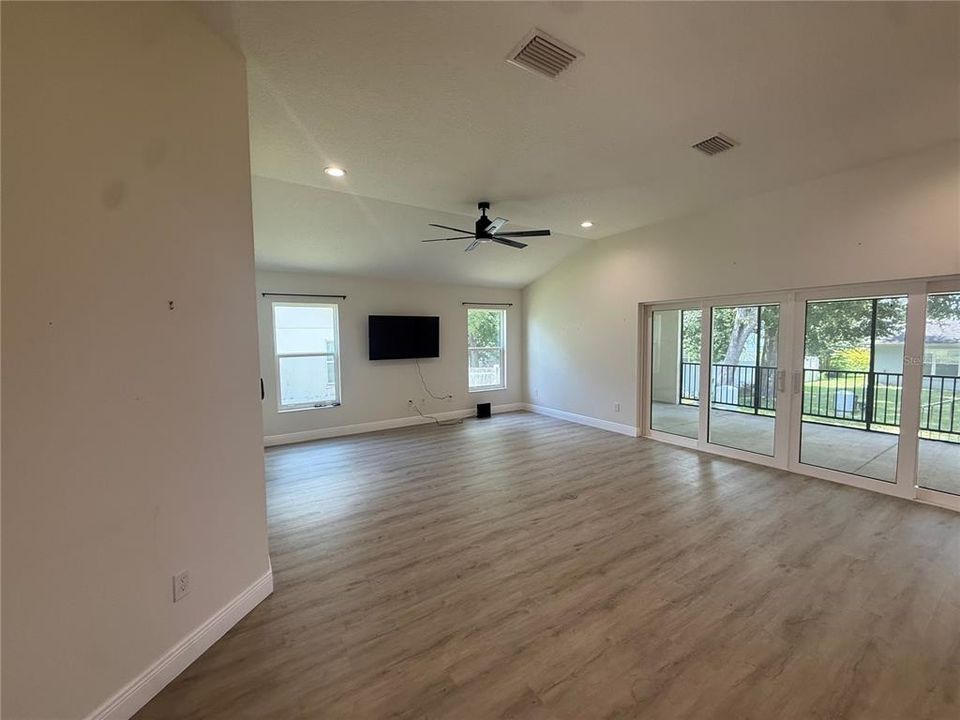 En Renta: $2,500 (3 camas, 3 baños, 2251 Pies cuadrados)