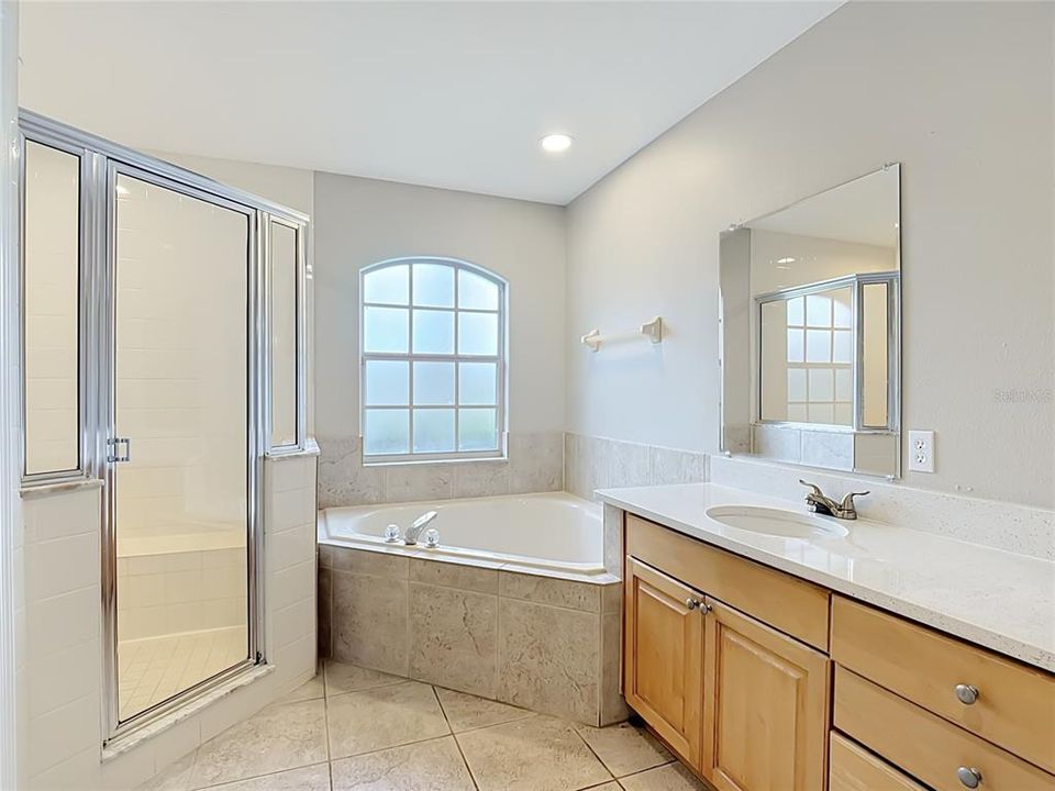 En Venta: $529,900 (4 camas, 3 baños, 2772 Pies cuadrados)