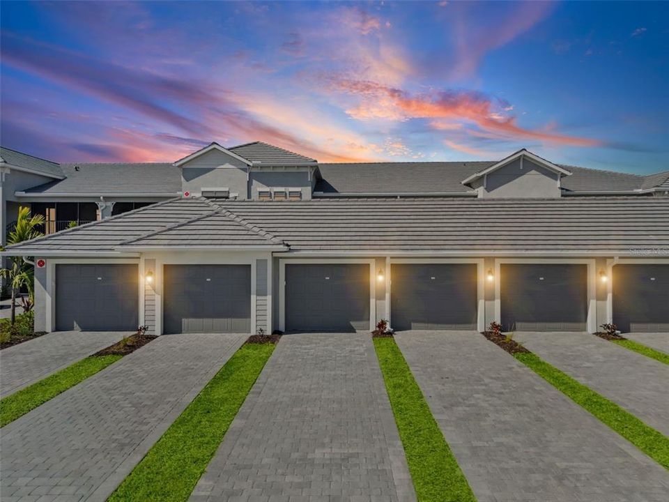 For Rent: $2,750 (2 beds, 2 baths, 1569 Square Feet)
