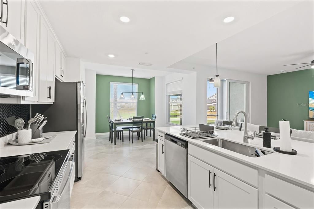 For Rent: $2,750 (2 beds, 2 baths, 1569 Square Feet)