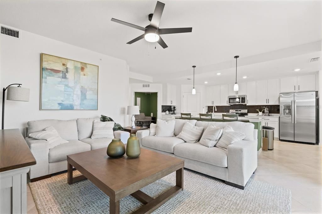 For Rent: $2,750 (2 beds, 2 baths, 1569 Square Feet)