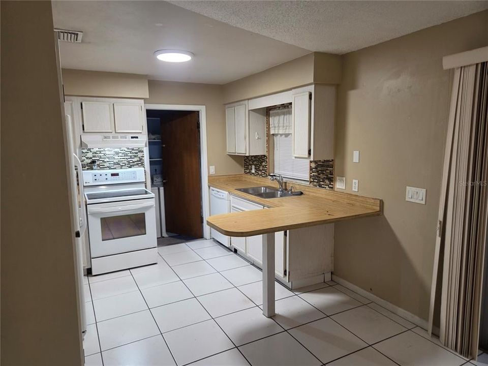 На продажу: $335,000 (3 спален, 2 ванн, 1272 Квадратных фут)