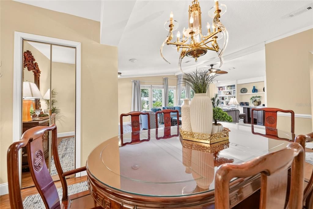 En Venta: $545,850 (2 camas, 2 baños, 1898 Pies cuadrados)