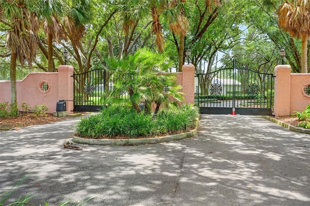 En Venta: $545,850 (2 camas, 2 baños, 1898 Pies cuadrados)