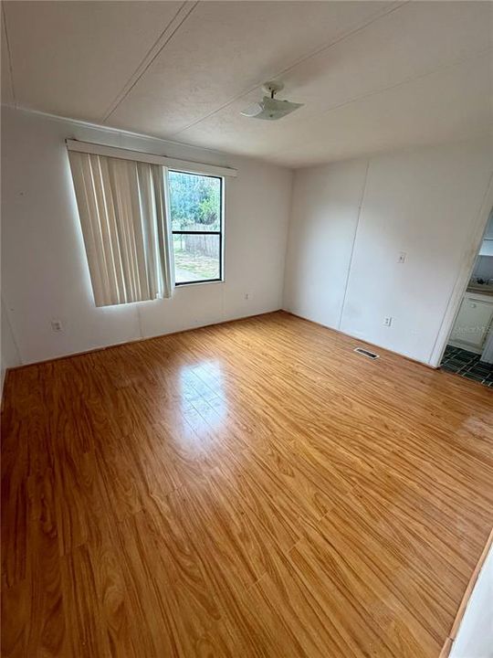 На продажу: $99,500 (3 спален, 2 ванн, 1248 Квадратных фут)