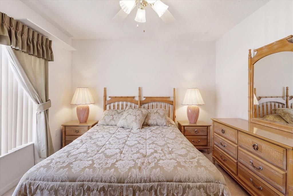 En Venta: $280,000 (3 camas, 2 baños, 1982 Pies cuadrados)