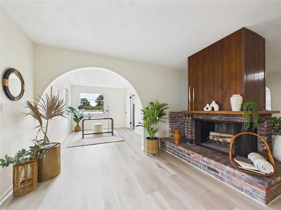 For Sale: $450,000 (2 beds, 2 baths, 1415 Square Feet)