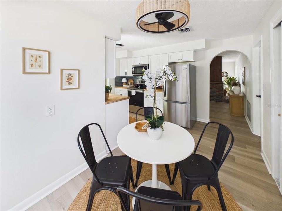 For Sale: $450,000 (2 beds, 2 baths, 1415 Square Feet)
