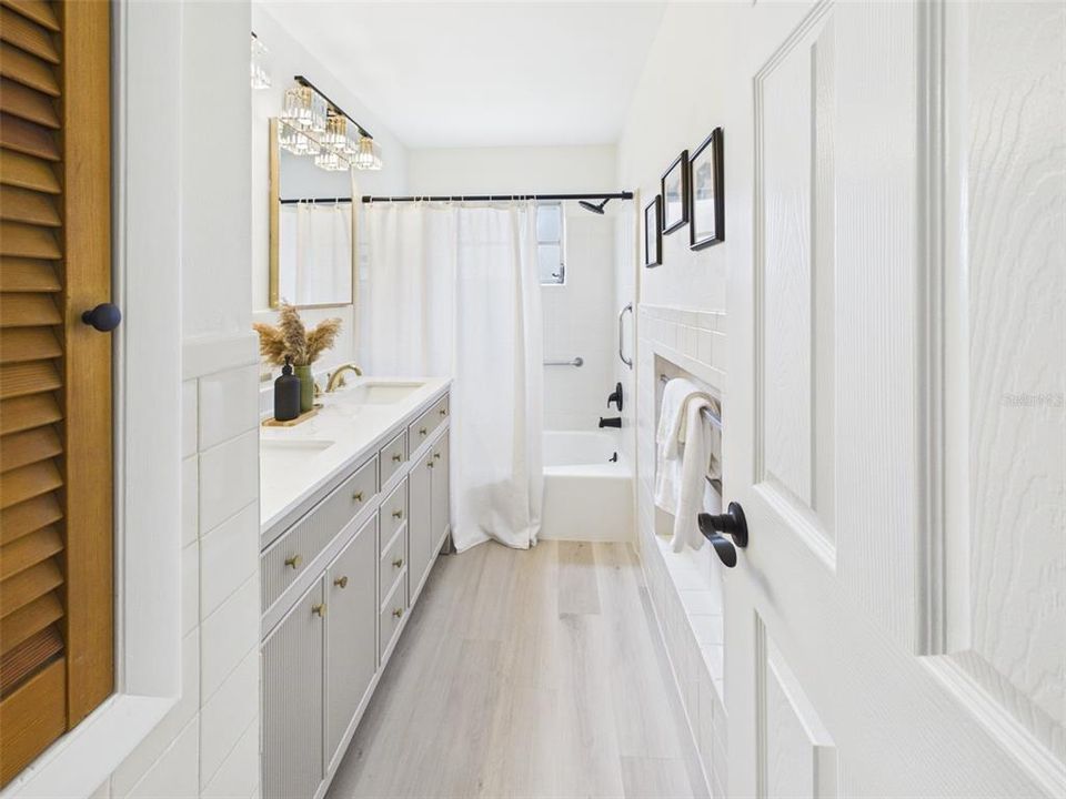 For Sale: $450,000 (2 beds, 2 baths, 1415 Square Feet)