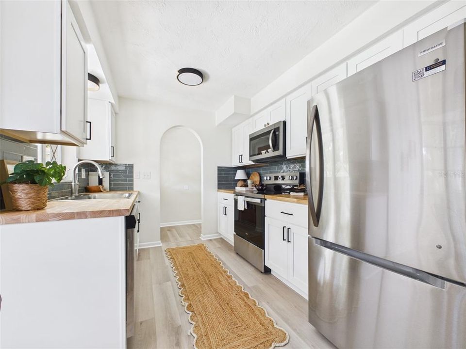For Sale: $450,000 (2 beds, 2 baths, 1415 Square Feet)
