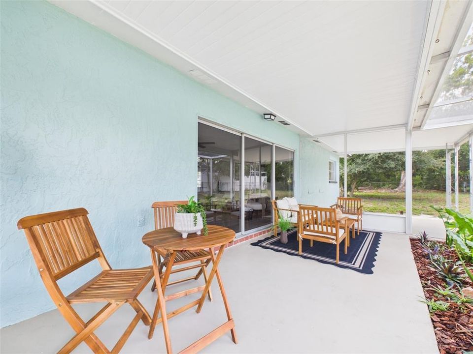 For Sale: $450,000 (2 beds, 2 baths, 1415 Square Feet)