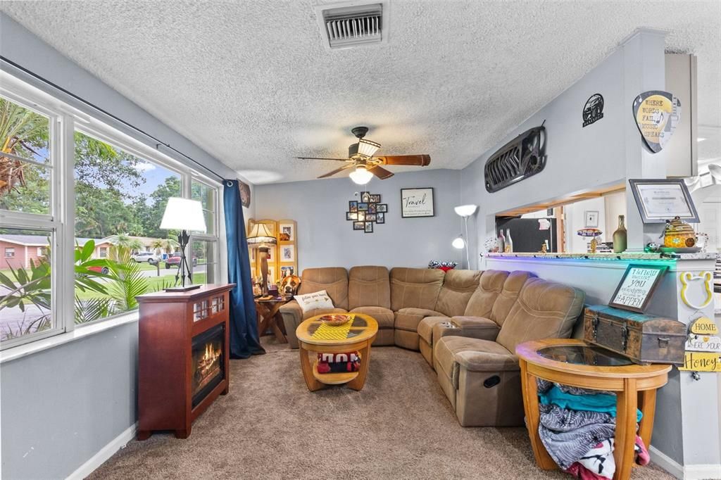 : $400,000 (4 beds, 2 baths, 1473 Square Feet)