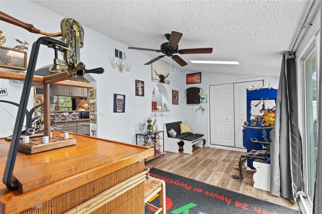 : $400,000 (4 beds, 2 baths, 1473 Square Feet)
